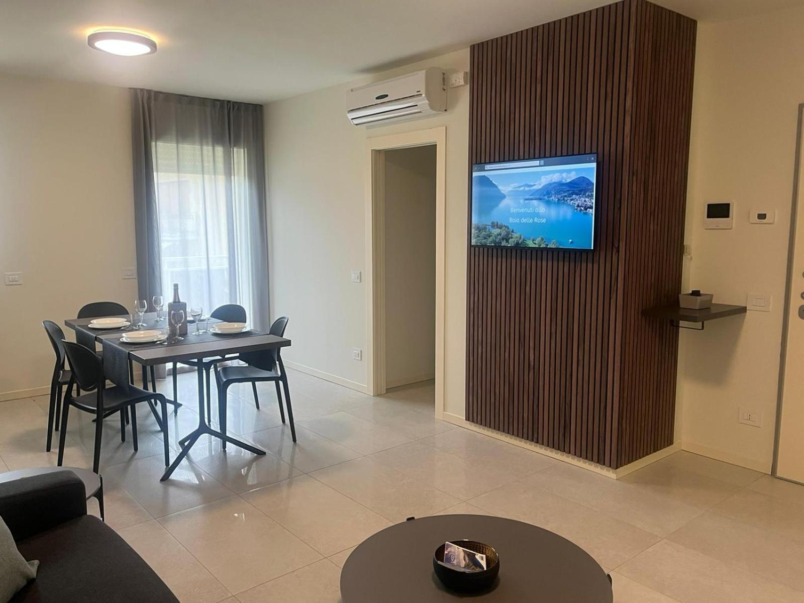 Baia Delle Rose Via Roma 111 Apartment Costa Volpino Exterior photo